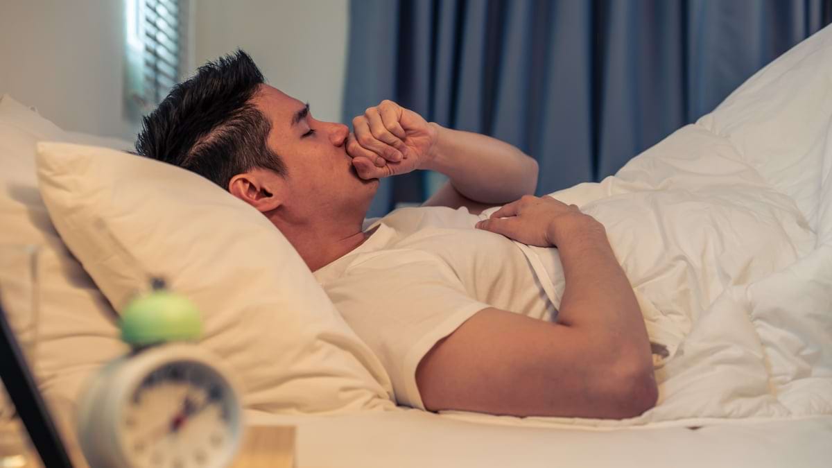 Tusea nocturnă: ce semnifică și cum poate fi combătută