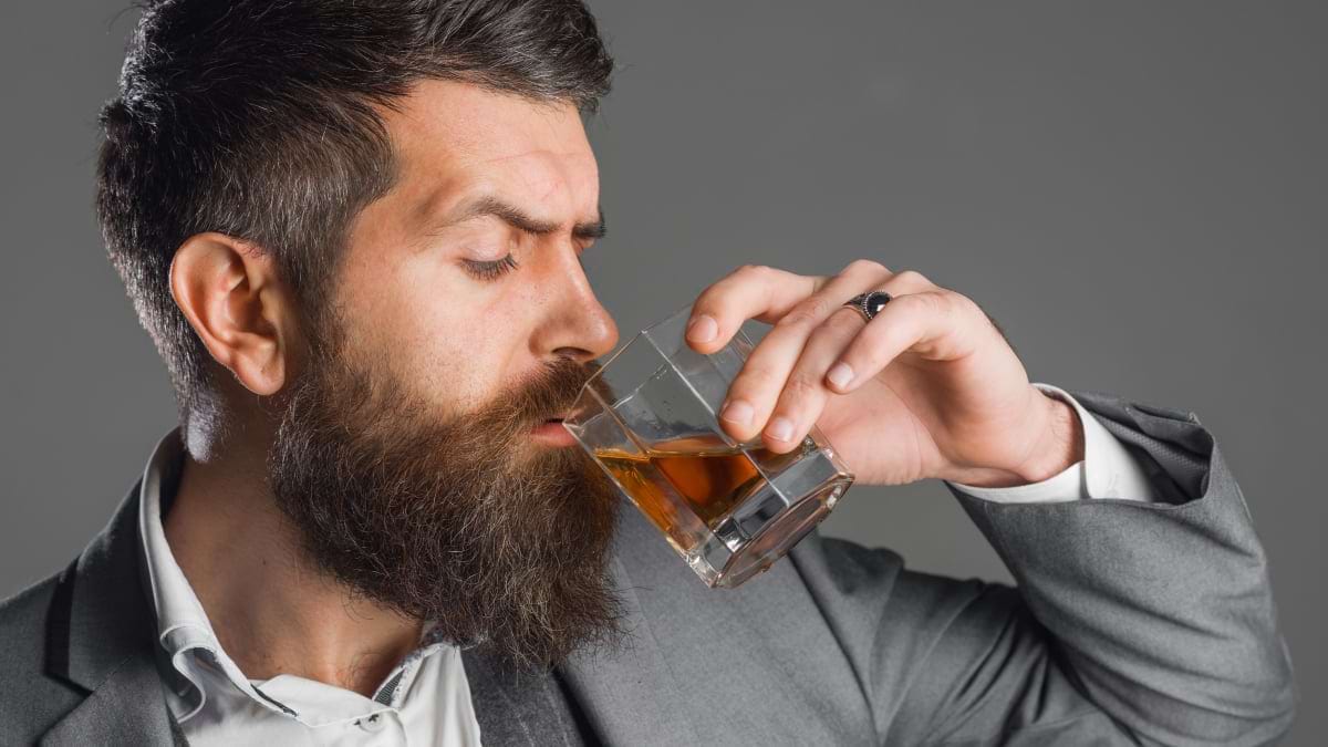 De ce unele persoane par să aibă toleranță mai bună la alcool?