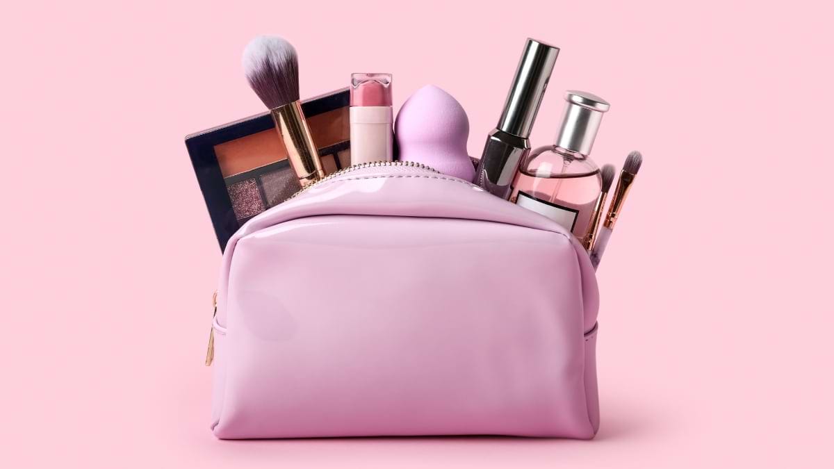 Cum să-ți organizezi kit-ul personal de make-up?