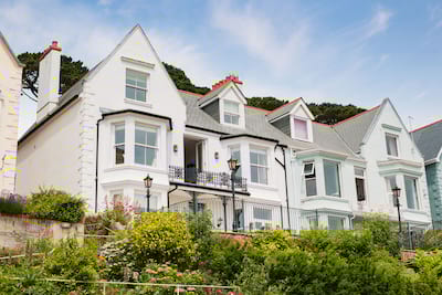 Photo of Admiral House