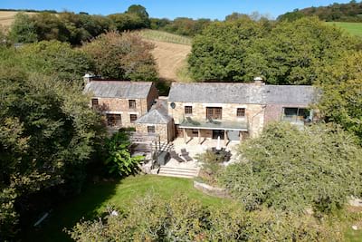 Photo of Little Cutmadoc Farm