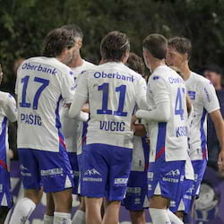 Goldtorsch&uuml;tze Madritsch: FC Blau-Wei&szlig; Linz erobert "Festung" Austria Salzburg