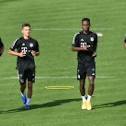 kicker: Bayern mit Familienbegleitung im Quarantäne-Trainingslager - kein Verstoß gegen DFL-Richtlinien