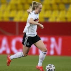 Dank Schüller-Viererpack: DFB-Frauen mit Pflichtsieg gegen Serbien