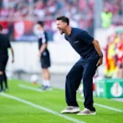 Mit Mühe: FC Augsburg beschert Traienr Wagner erfolgreiches Debüt
