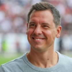 SG Eintracht Frankfurt bindet Sportdirektor Hardung bis 2028