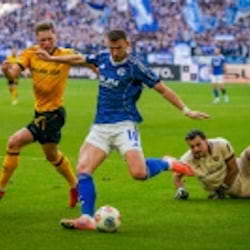 Trotz Doppelpacker Dzeko: Schalke erneut sieglos