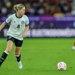 Jede Menge Sch&uuml;rfwunden: Knaak kennt Kunstrasen zu gut