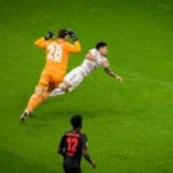 D&iacute;az-Platzverweis: FC Bayern-Coach Kompany bedient - Dingert r&auml;umt Fehler ein