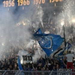 Schl&auml;gerei nach Spiel zwischen BVB- und HSV-Fans