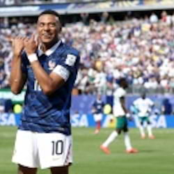 Mit Rekordmann Mbapp&eacute;: Frankreich holt vs Senegal Arbeitssieg zum Start