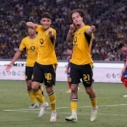 BVB gewinnt mit WM-Fahrern - Sorge um &Ouml;FB-Teamspieler Chukwuemeka