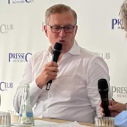FCB-Vorstandschef Dreesen: "Siege nur mit den Bayern-Spielern"