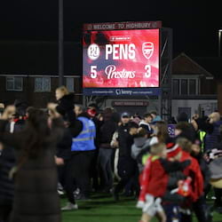 "Habe keine Stimme mehr": Viertligist feiert Pokalsensation &uuml;ber FC Arsenal