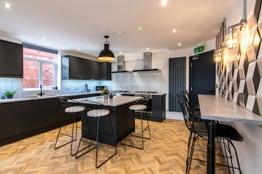 8 bed house, Rose Grove, Beeston, Nottingham, NG91PB