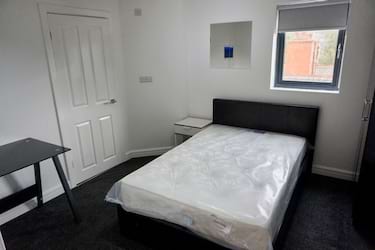 2 bed flat, Bolton Road, Langworthy, Salford, M67HL