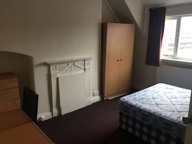 3 bed house, Stockport Road, Longsight, Manchester, M130RQ