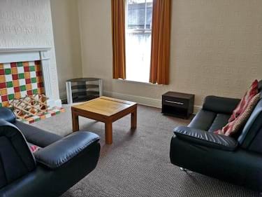 2 bed flat, De Grey Street, Newland, Hull, HU52SA