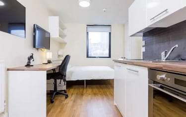 1 bed studio, South Lambeth Road, Royal Oak, London, SW81SU