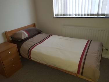 4 bed flat, Wallisdown Road, Talbot village, Bournemouth, BH118PN