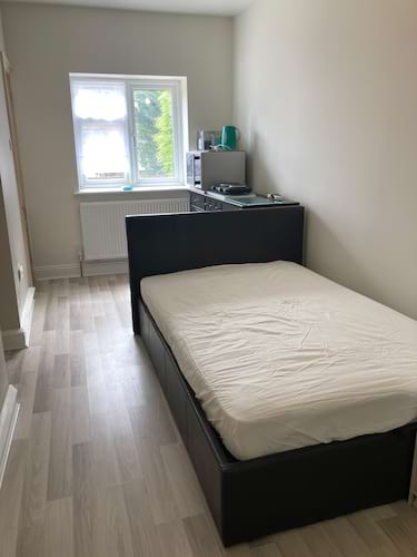 1 bed studio, Ellerman Avenue, Twickenham, London, TW26AL
