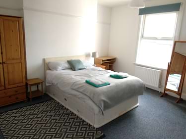 4 bed flat, Commercial Road, City Centre, Bournemouth, BH25RT
