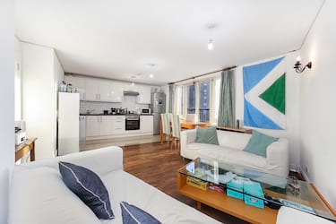 3 bed flat, Westferry Road, Canary Wharf, London, E148LU