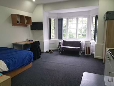 1 bed studio, Victoria Views, 28 Victoria Park Road, Near university, Leicester, LE21XB