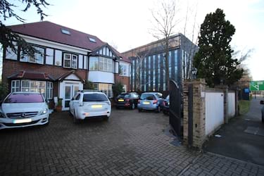 4 bed flat, Roehampton Vale, Roehampton, London, SW153PG