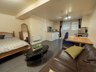 1 bed studio, Lower Ford Street, Hillfields, Coventry, CV15PS