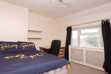 2 bed house, Birdham Road, Moulsecoomb, Brighton, BN24RF
