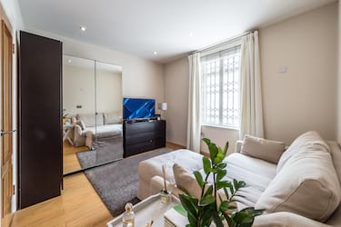 1 bed studio, Montpelier Terrace, South Kensington, London, SW71JP