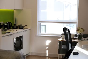 1 bed studio, Middle Street, City Centre, Portsmouth, PO54BG
