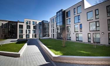 1 bed studio, Montgomery Street, Abbeyhill, Edinburgh, EH75BH