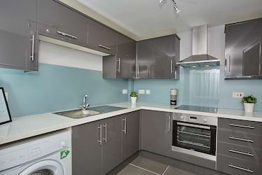 3 bed flat, Leicester Row, City Centre, Coventry, CV14AL