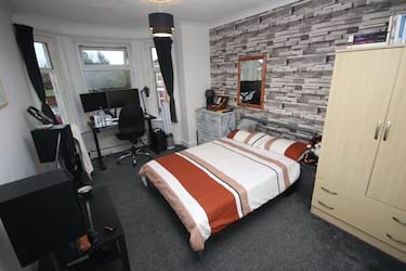 5 bed house, Henville road, Charminster, Bournemouth, BH88PE
