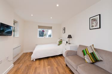 1 bed studio, Bloemfontein Avenue, City Centre, London, W127BL