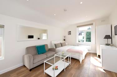 1 bed studio, Bloemfontein Road, City Centre, London, W127BX
