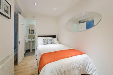 1 bed house, Charleville Road, West Kensington, London, W149JL