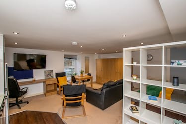 1 bed studio, 22-24 Mutley Plain, Mutley plain, Plymouth, PL46LD