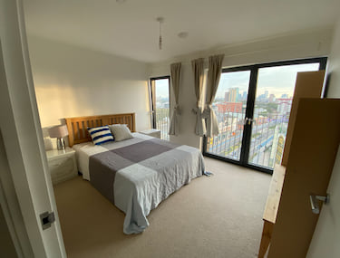 2 bed flat, Great Eastern Road, City Centre, London, E151DX