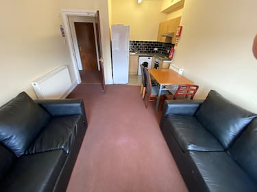 3 bed flat, 91 Commercial Street, City centre, Dundee, DD12AF