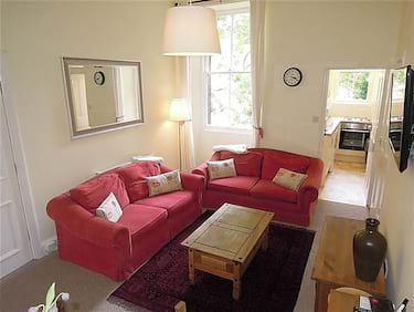 3 bed flat, Argyle Park Terrace, Marchmont, Edinburgh, EH91JY