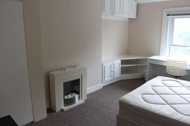 3 bed flat, Claremont Road, Cricklewood, London, NW21BP