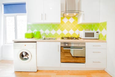 2 bed flat, High Road Leytonstone, Leytonstone, London, E113JS
