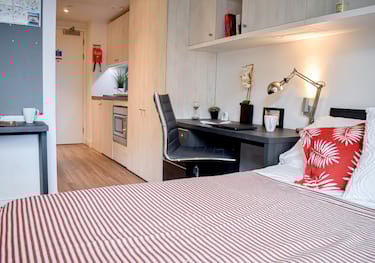 1 bed studio, Commercial Road, White Chapel, London, E11LP
