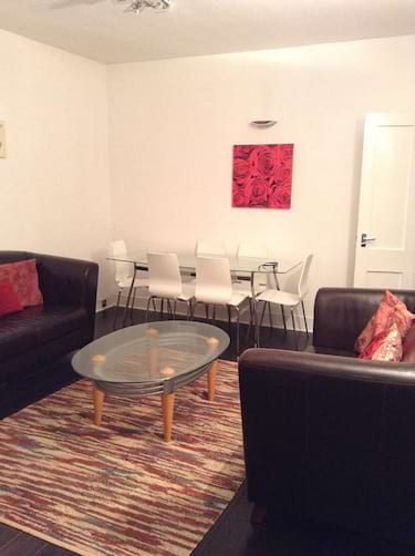 3 bed flat, View Terrace, Rosemount, Aberdeen, AB252RR