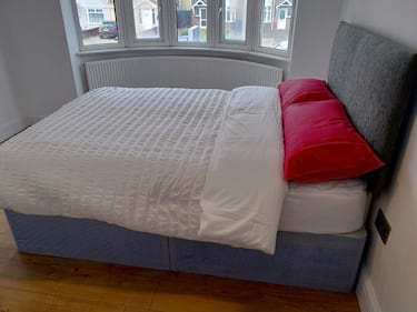 3 bed house, Berkeley Avenue, Middlesex, London, TW46LE