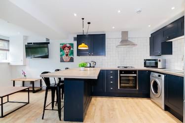3 bed flat, Bankfield Road, Huddersfield, Huddersfield, HD1 3HR