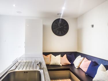 5 bed house, Hill Street, Newcastle-under-Lyme, Newcastle-under-Lyme, ST5 2DW